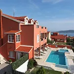 Vila Rita With Pool *