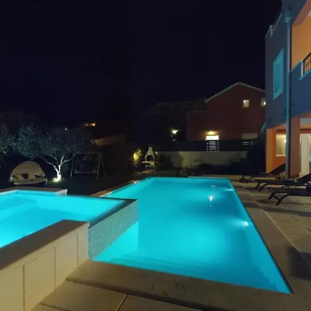Villa Rita With Pool