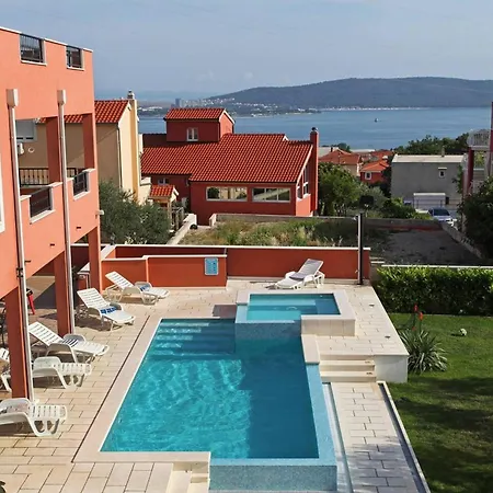 Vila Rita With Pool *