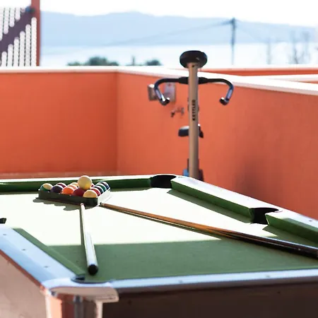 Rita With Pool Вилла Каштела