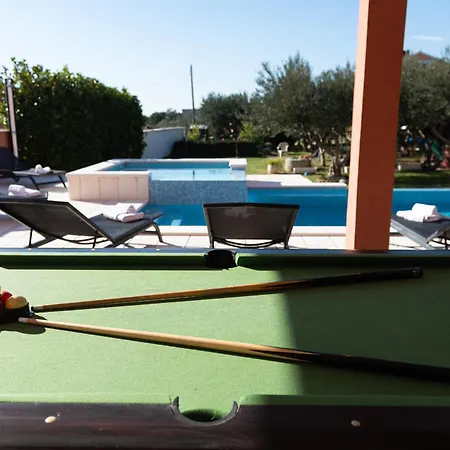 Rita With Pool Вилла *